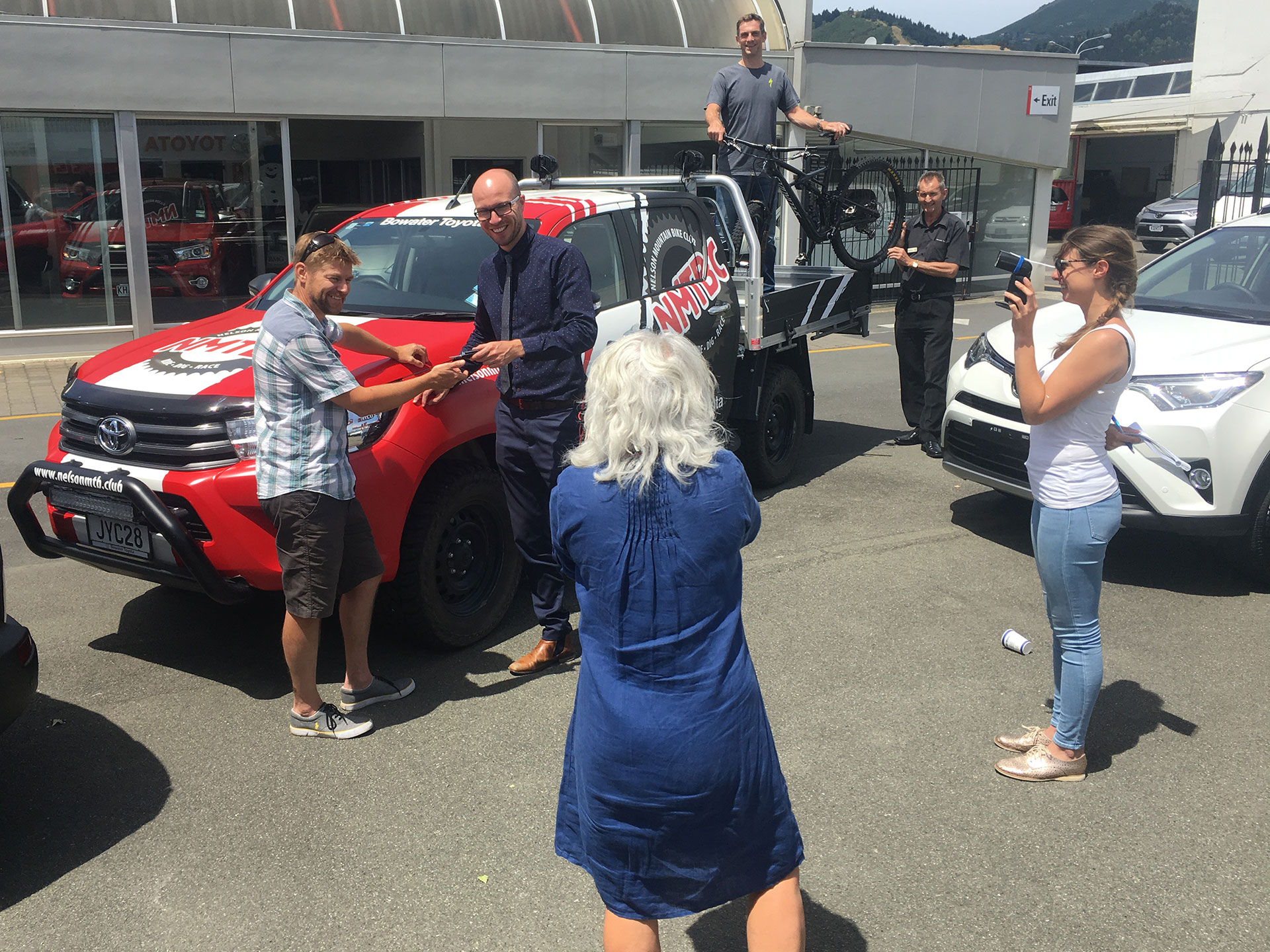 bowater toyota presents the nelson mountain bike club with a new hilux